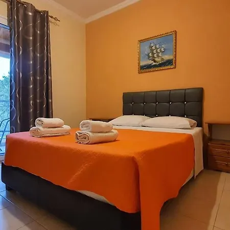 Private Near Village 1f Apartment