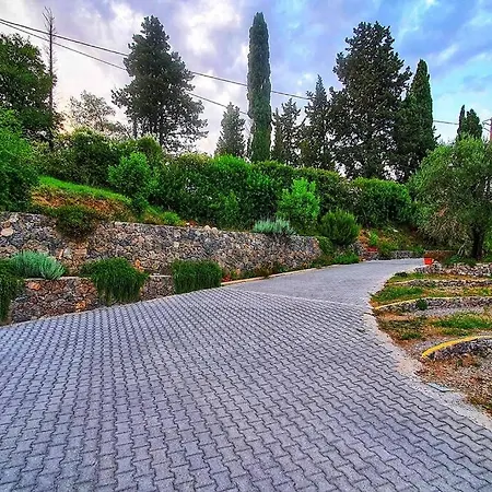 Private Near Village 1f * Gouvia
