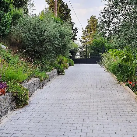 Private Near Village 1f Апартаменты